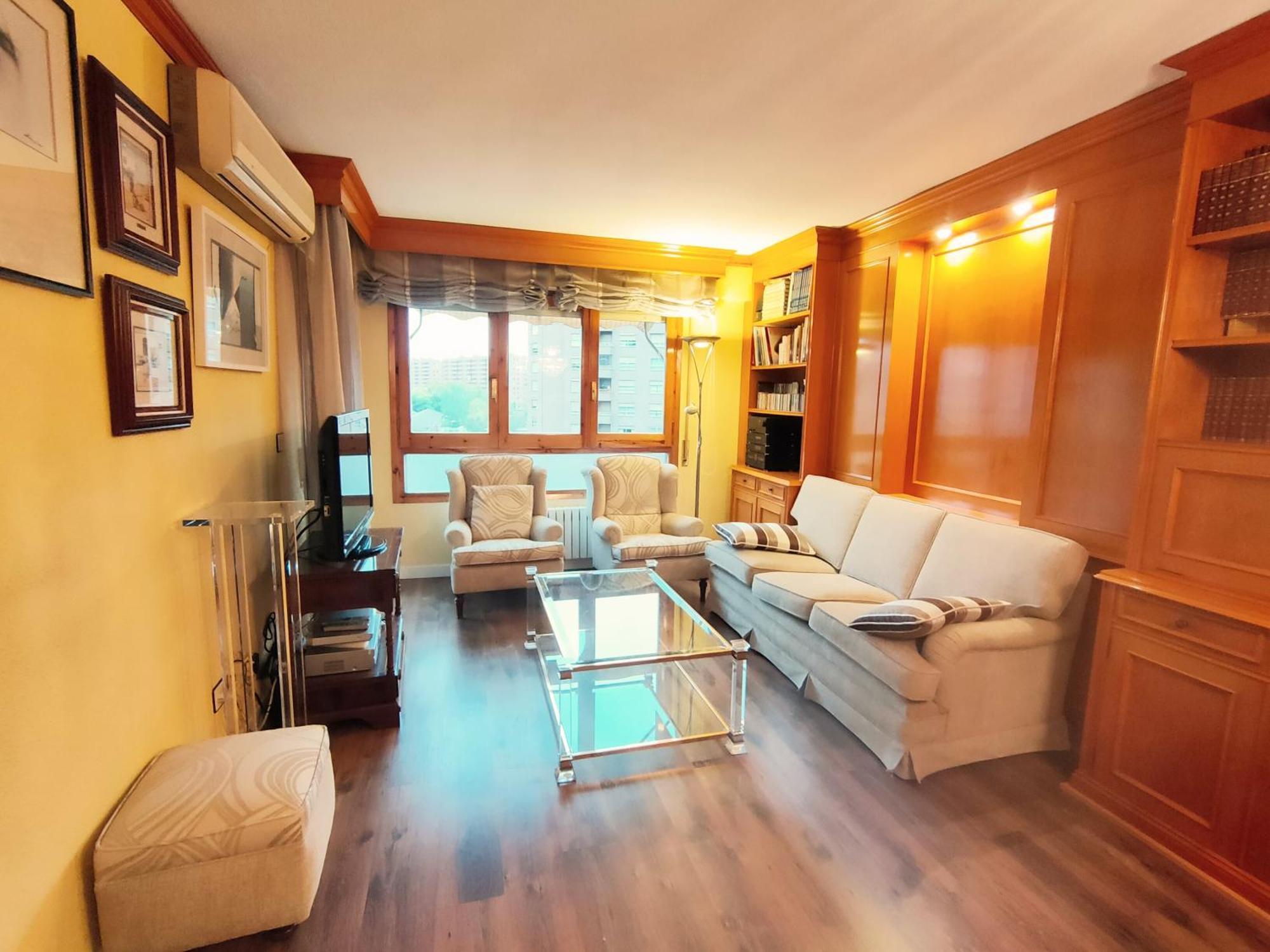 La Elegancia Del Centro By Alogest Apartment ซาราโกซา ภายนอก รูปภาพ
